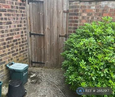 1 bedroom semi-detached house to rent - Photo 2