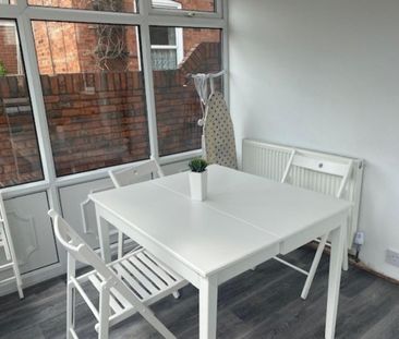 House share to rent - Photo 1