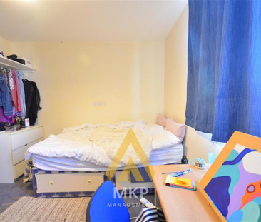 6 bedroom terraced house to rent - Photo 5