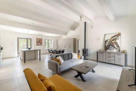 Rental House - Photo 3