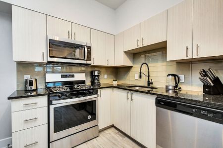 12 Jolliet Avenue, Vanier North, Ottawa, ON - Photo 2