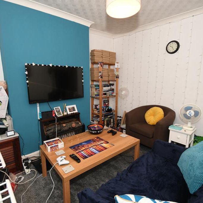 2 bedroom terraced house to rent - Photo 1