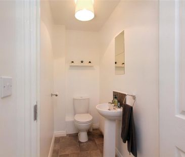 3 bedroom semi-detached house to rent - Photo 4