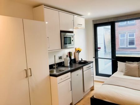 Interesting 2-bedroom flat in the West Bar neighbourhood - Photo 2