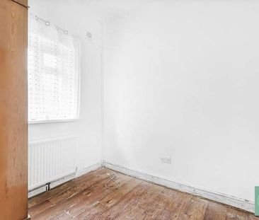 Elm Park Road, N21 - Photo 2
