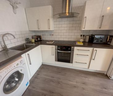 5 bedroom terraced house to rent - Photo 4