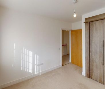 3 bedroom semi-detached house to rent - Photo 2