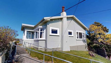 Elevated and Spacious Sun Trap - Photo 4
