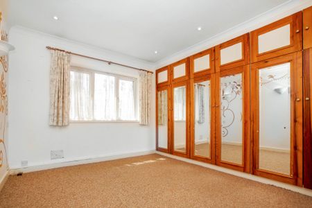 Price £2,300 pcm - Available 30/05/2025 - Unfurnished - Photo 2