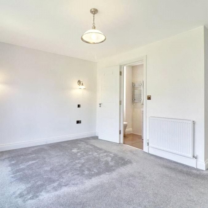 5 bedroom detached house to rent - Photo 1