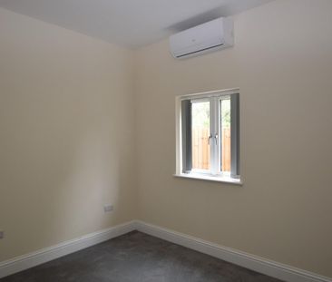 3 bedroom House To Let - Photo 4