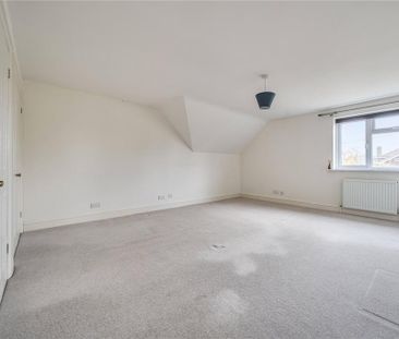 4 bedroom detached house to rent - Photo 3