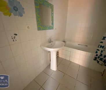 Location Appartement 2 pièces 48m² VILLEFRANCHE SUR SAONE 69400 - Photo 4
