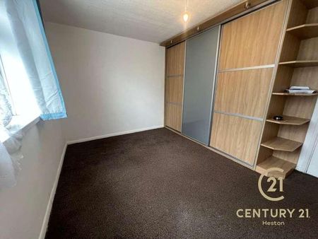 Sonia Gardens, Hounslow, TW5 - Photo 2