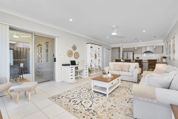 Modern Open Plan Living - Photo 1