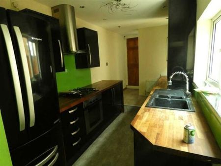 3 bedroom terraced house to rent - Photo 5