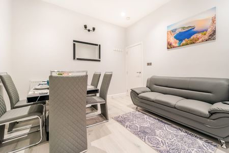 2 Bed Flat, Kimberley Avenue, IG2 - Photo 2