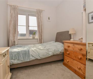 Crayford Mead, Warfield, Bracknell, Berkshire, RG42 - Photo 5