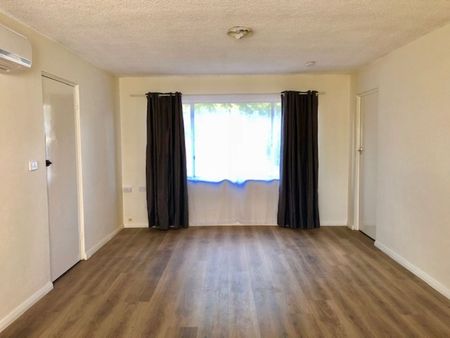 Two bedroom renovated unit perfectly positioned in sought after North Tamworth - Photo 2