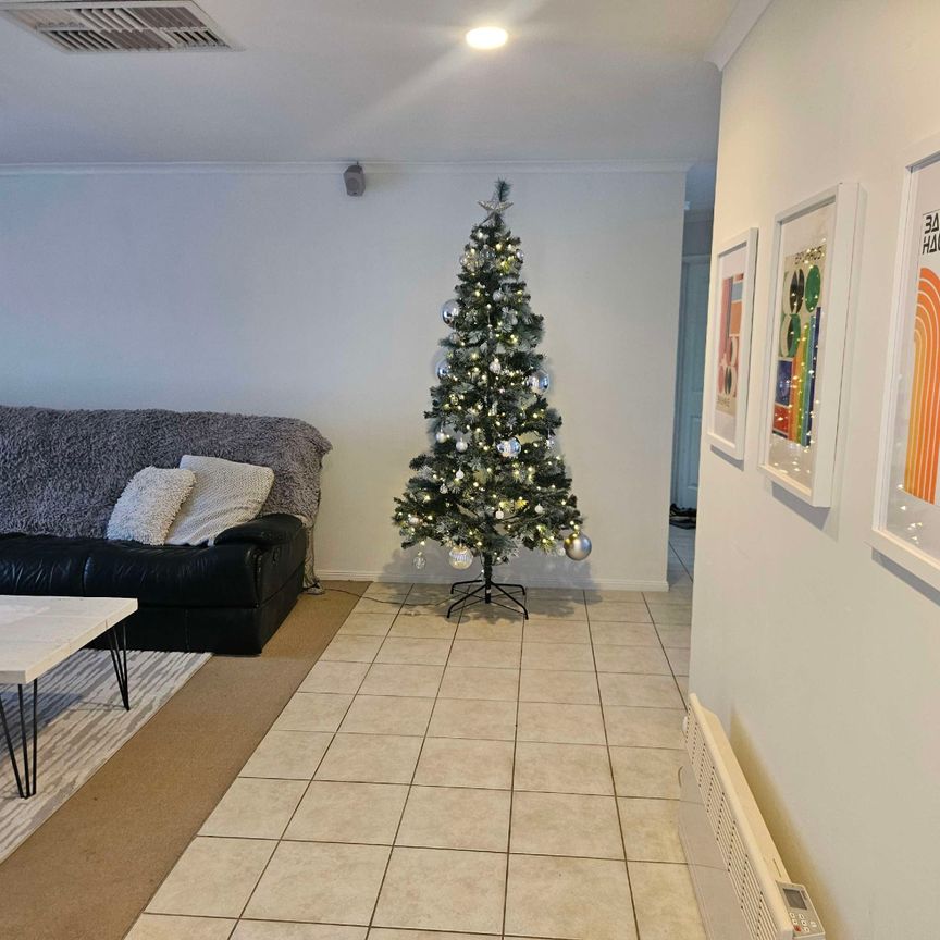 Point Cook - Photo 1