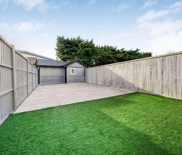 Spelthorne Lane, Ashford, TW15 - Photo 2