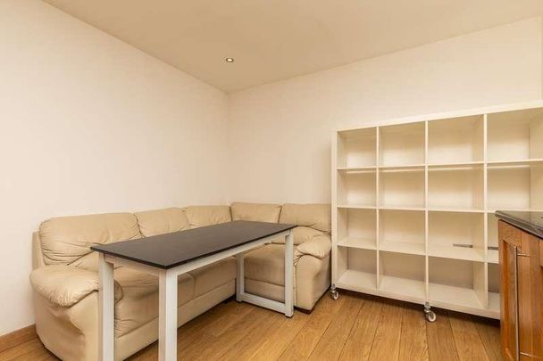 Bradley House, St. Stephens Avenue, Bristol, BS1 - Photo 1