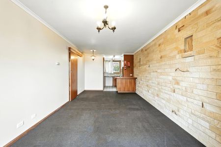 Tidy Two Bedroom Unit in a great location - Photo 2