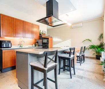 Gelijkvloerse verdieping met één slaapkamer in Saint-josse-ten-noode - Photo 1