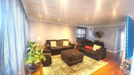 For Lease - 317 Burrows Hall Boulevard, Toronto, Ontario - Photo 2