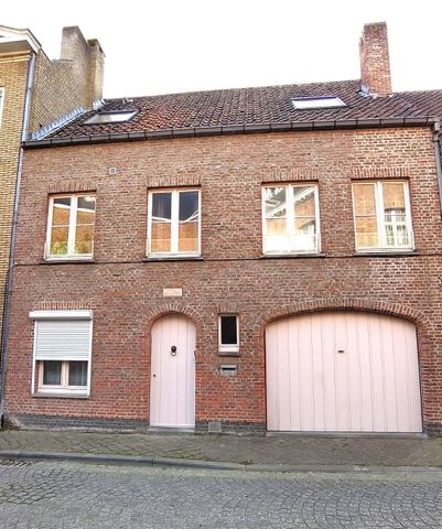 Charmante STADSWONING met GARAGE op UITSTEKENDE locatie te Brugge vlak aan 't Zand! - Foto 4