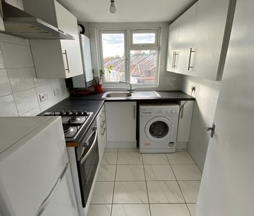 Studio Flat, Percy Road, W12 - Photo 5