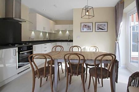 1 bedroom in a house share to rent - Photo 5