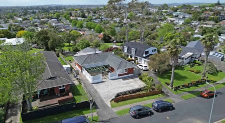 Spacious 3-Bedroom home with bonus rumpus/office - Photo 3