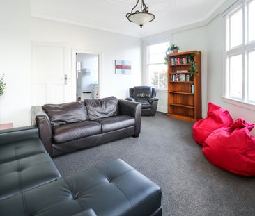 The Empire Boarding House - Jackson Street Petone - Photo 1