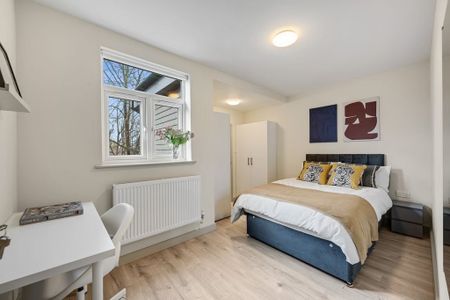 Room in a Shared House, London Road, SM4 - Photo 4