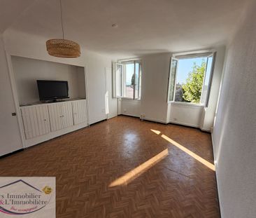 Location Appartement 5 pièces 91m² CUERS 83390 - Photo 1