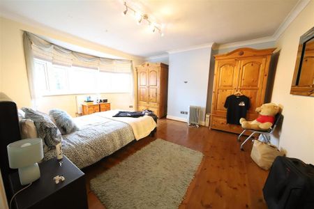 5 bedroom semi-detached house to rent - Photo 4