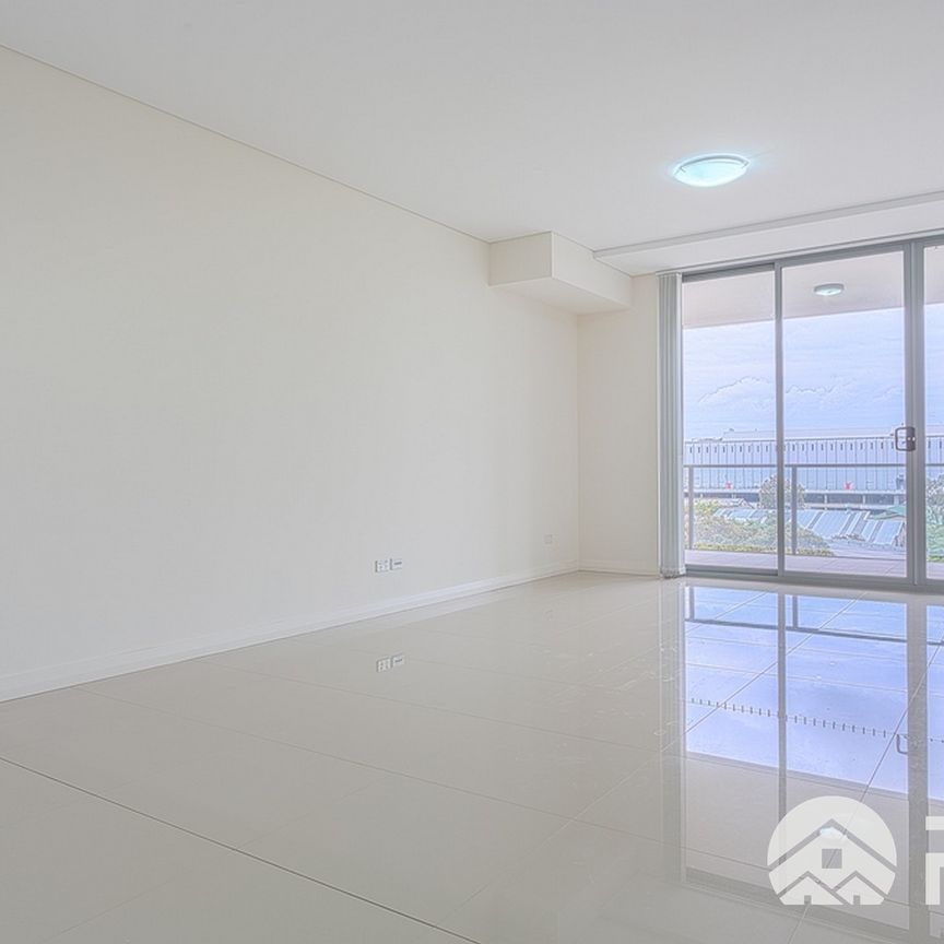 Rental Property Advertisement: Modern 1 Bedroom + Study Apartment with Parking! - Photo 1