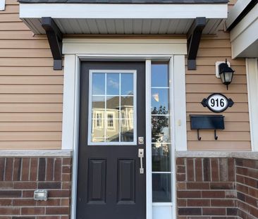 For Lease - 916 Fameflower Street, Barrhaven, Ontario - Photo 1