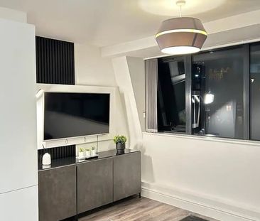 2 Bed Flat, Queens House, S1 - Photo 2