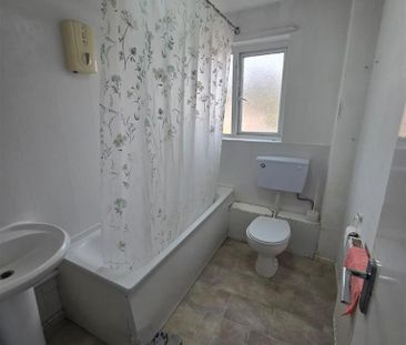 3 bedroom end of terrace house to rent - Photo 6