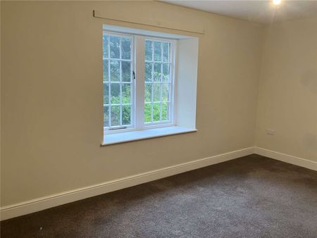 Well-presented three-bedroom semi-detached cottage offering a well-kept interior and peaceful rural surroundings. - Photo 3