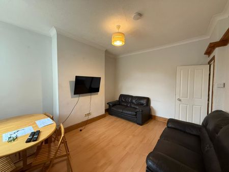 Main Avenue, Heworth - P1490 - Photo 2