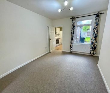 Room in a Shared House, Cambridge Street, LU1 - Photo 1