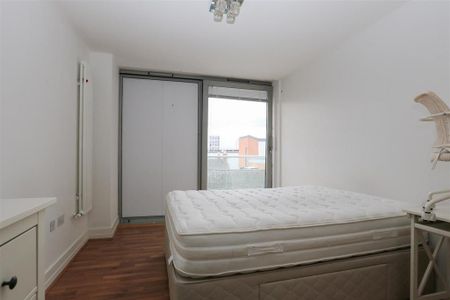 2 bedroom apartment to rent - Photo 4