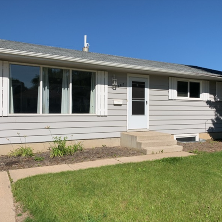 Sutherland 3 Bedroom Main Floor Suite - Photo 4