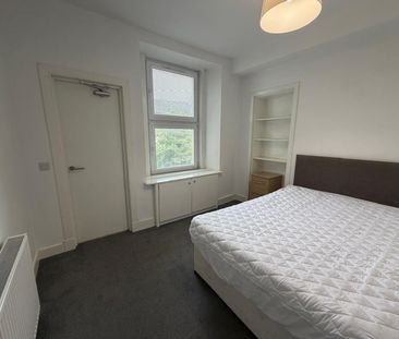 3 bedroom apartment to rent - Photo 4