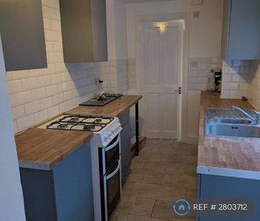3 bedroom terraced house to rent - Photo 5