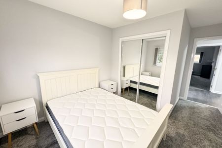 2 Bed, Flat - Photo 5