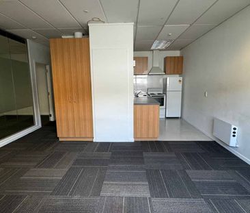 2-Bedroom Unfurnished Apartment in Central Wellington - Photo 2